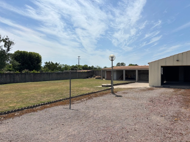 Terrain de 799 m2 avec garage et dépendances Talmont-Saint-Hilaire